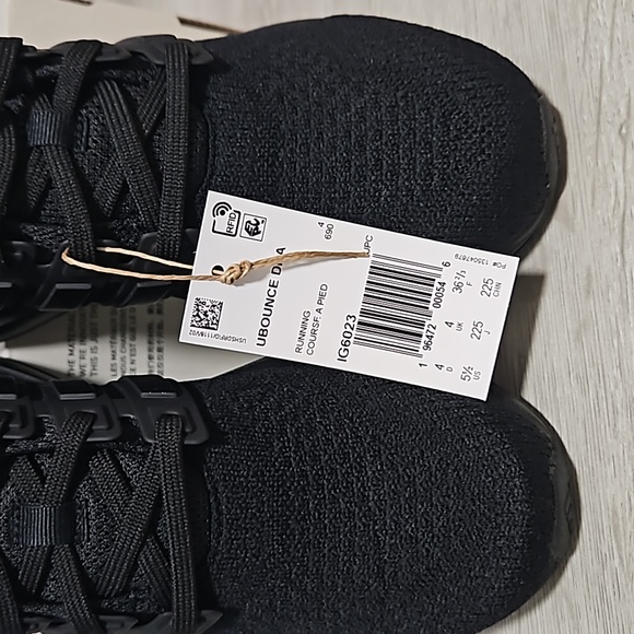 NWT Adidas UBOUNCE DNA Women's Shoes - All Black - IG6023 - Picture 4 of 6